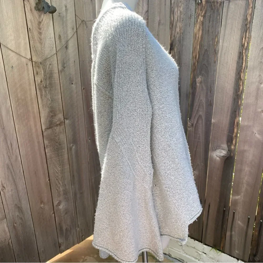 Free people Lovely Lines Bell Sleeve Sweater size XS